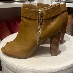 Splendid peep toe boot